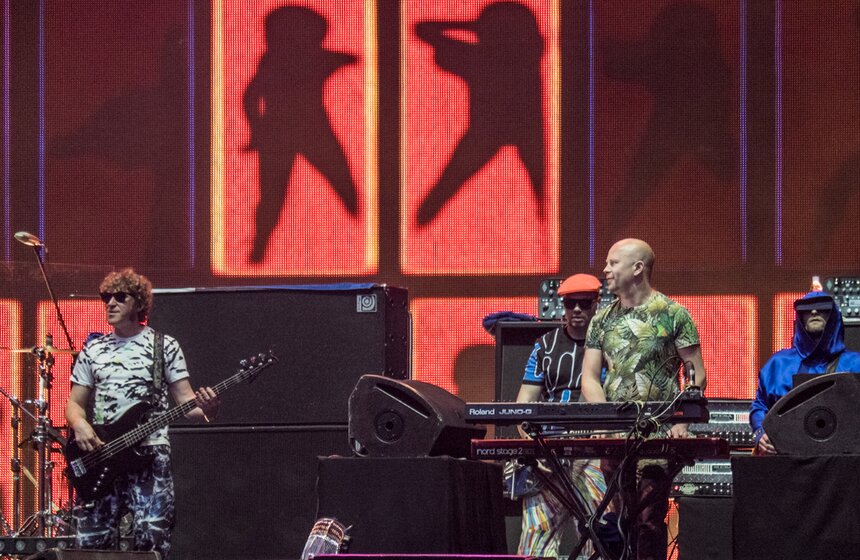 "20 лет на радость": юбилейный концерт "Ленинграда" в Москве 5 фото