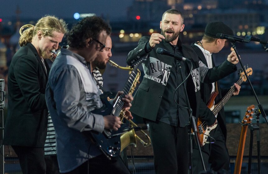 Концерт Uma2rman на крыше телеканала "Москва 24". Фото 10 фото