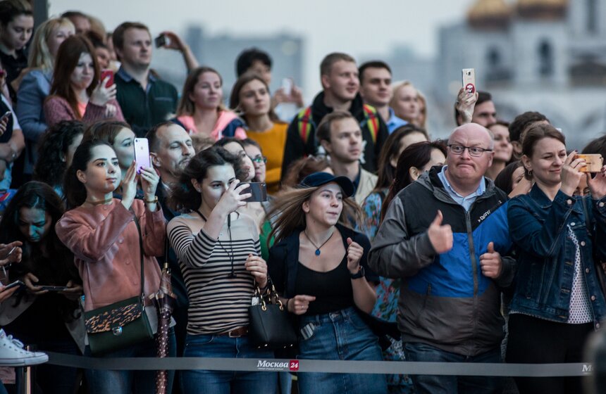 Концерт Uma2rman на крыше телеканала "Москва 24". Фото 5 фото