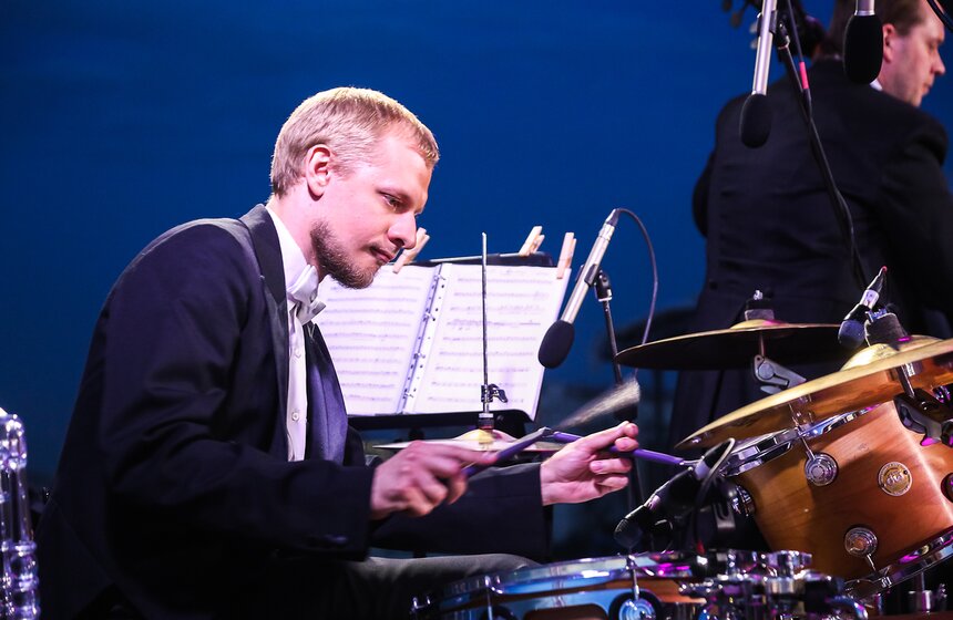 Оркестр Большого театра выступил на крыше "Москвы 24" 7 фото