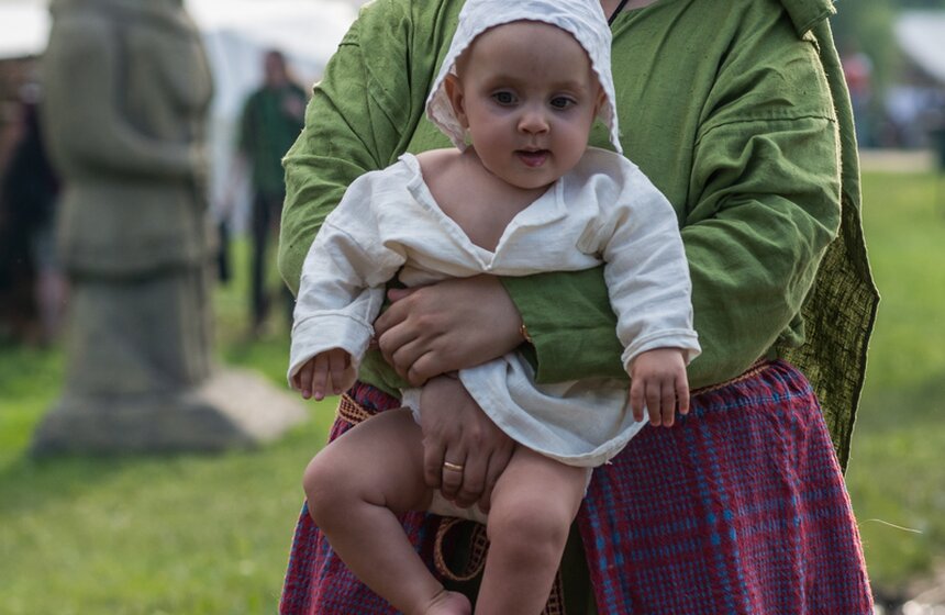 Фестиваль "Битва тысячи мечей" открылся в "Коломенском" 23 фото