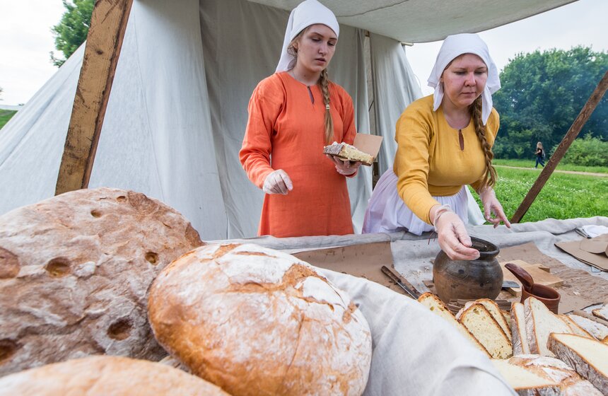 Фестиваль "Битва тысячи мечей" открылся в "Коломенском" 14 фото