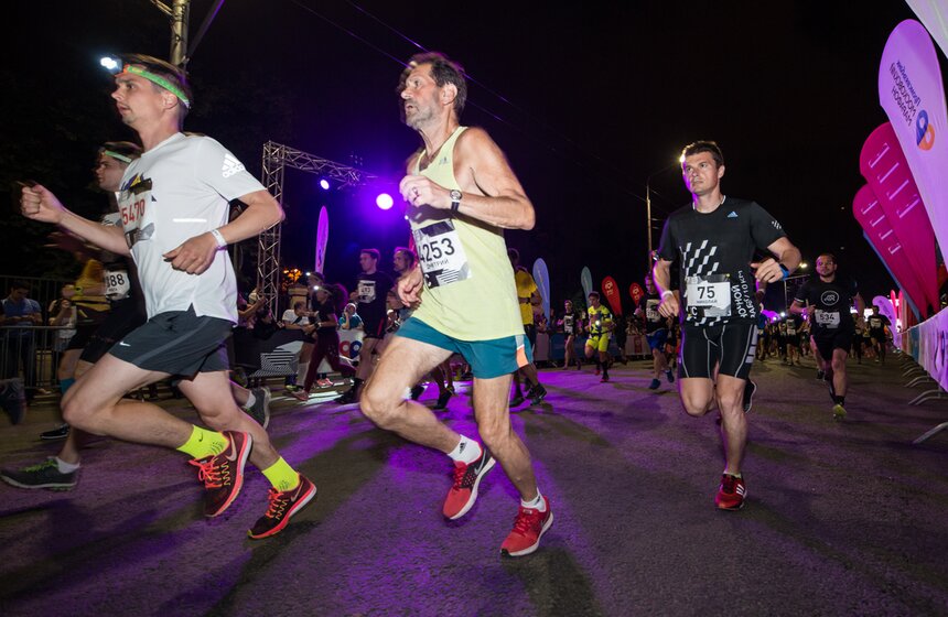 Ночной Забег прошел в Москве 15 июля 14 фото