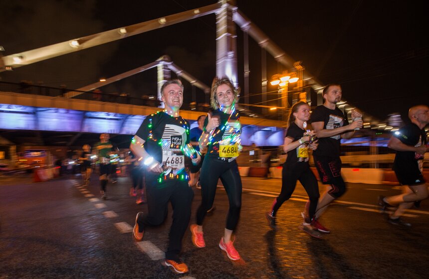 Ночной Забег прошел в Москве 15 июля 18 фото