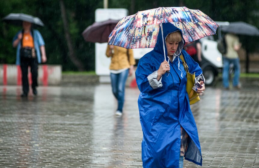 Мощный ливень обрушился на Москву 22 фото