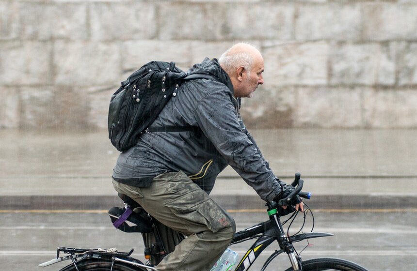 Мощный ливень обрушился на Москву 29 фото