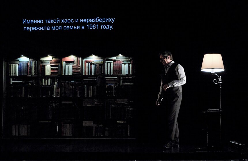 Спектакль Робера Лепажа "887" на Чеховском фестивале. Фото 1 фото