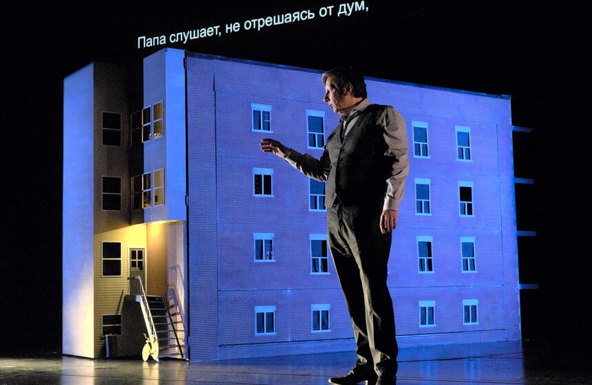 Спектакль Робера Лепажа "887" на Чеховском фестивале. Фото 13 фото