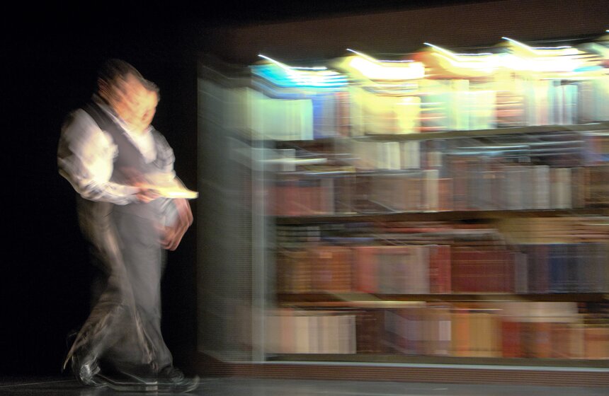 Спектакль Робера Лепажа "887" на Чеховском фестивале. Фото 8 фото