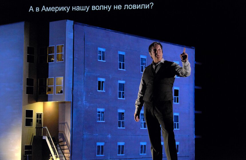 Спектакль Робера Лепажа "887" на Чеховском фестивале. Фото 7 фото