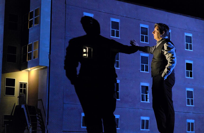 Спектакль Робера Лепажа "887" на Чеховском фестивале. Фото 12 фото