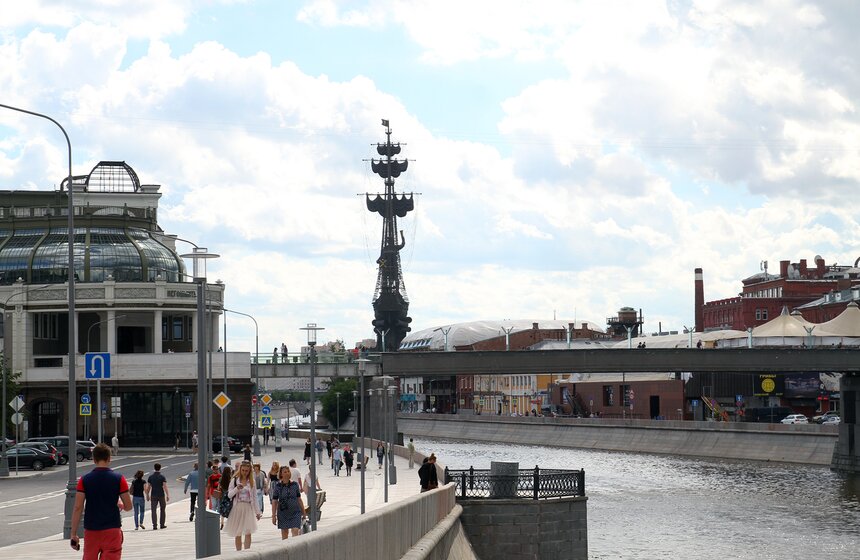 Сергей Собянин открыл Якиманскую набережную после реконструкции 29 фото