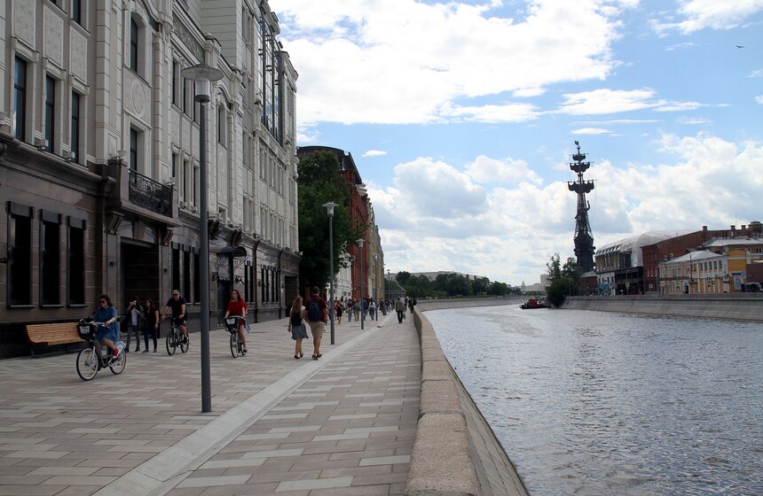 Сергей Собянин открыл Якиманскую набережную после реконструкции 7 фото