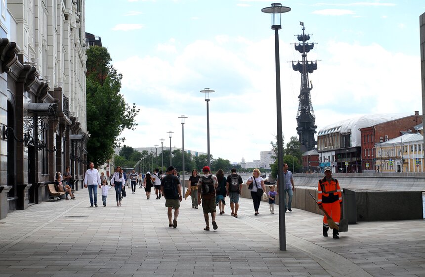 Сергей Собянин открыл Якиманскую набережную после реконструкции 6 фото