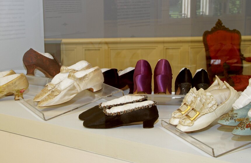 В парке "Царицыно" открывается выставка "Большой бал" 11 фото