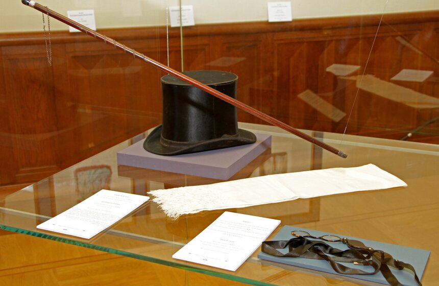 В парке "Царицыно" открывается выставка "Большой бал" 9 фото