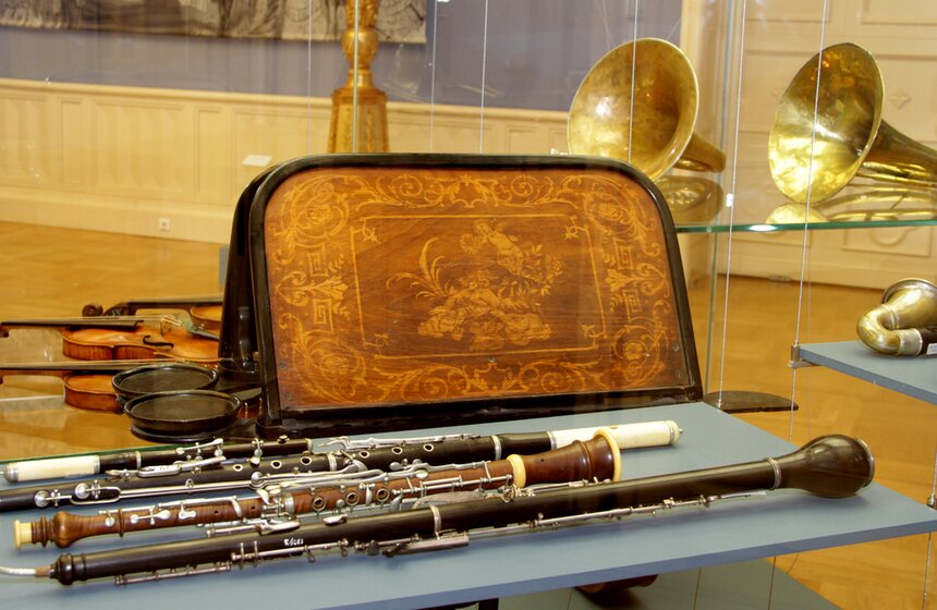 В парке "Царицыно" открывается выставка "Большой бал" 14 фото