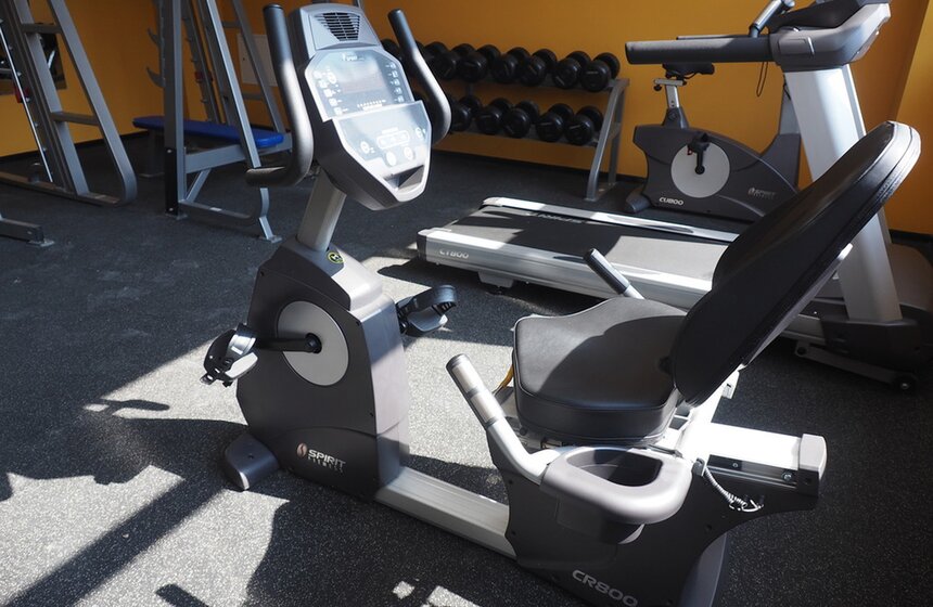 Собянин осмотрел новое футбольное поле спортивной школы "Сокол" 15 фото