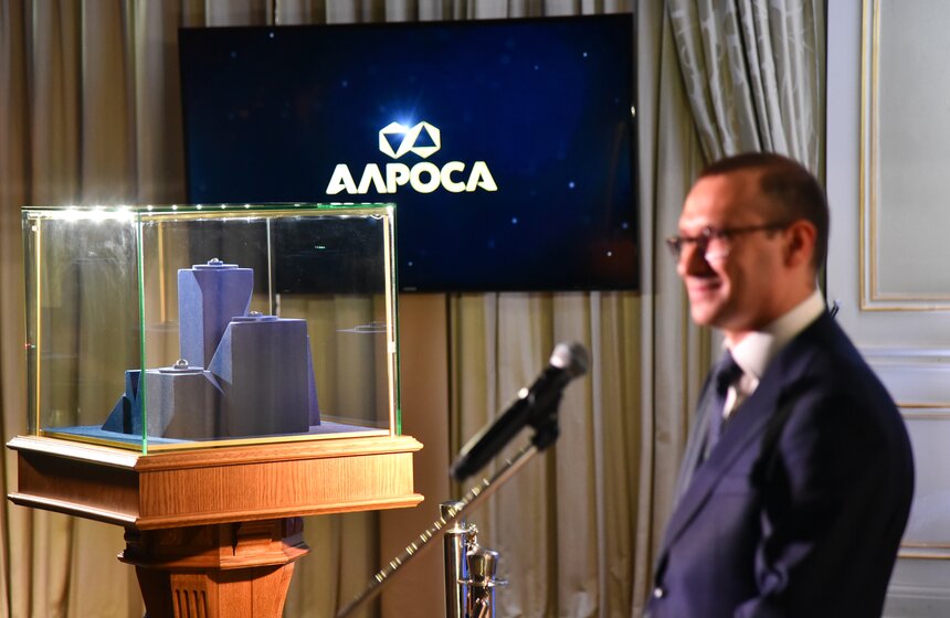 В столице состоялась презентация самого дорогого бриллианта в РФ 5 фото