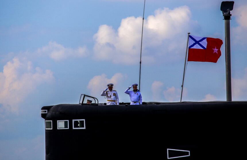Репетиция морского парада в честь Дня ВМФ прошла в Кронштадте 33 фото