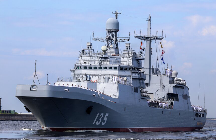 Репетиция морского парада в честь Дня ВМФ прошла в Кронштадте 31 фото