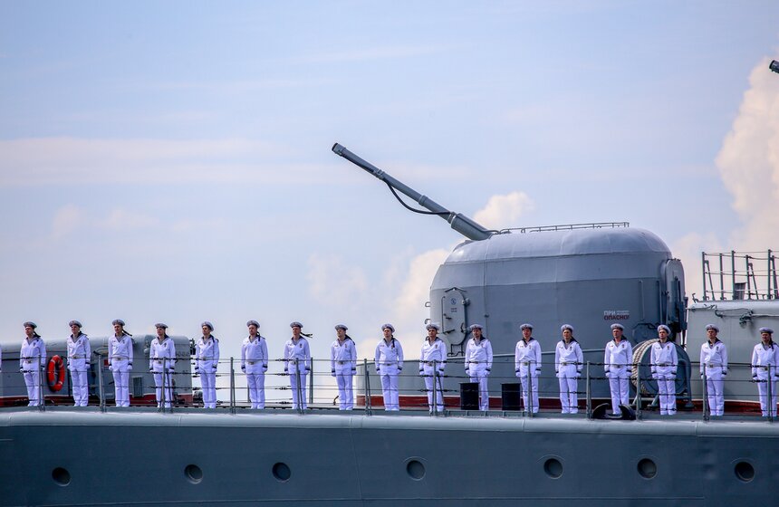 Репетиция морского парада в честь Дня ВМФ прошла в Кронштадте 23 фото