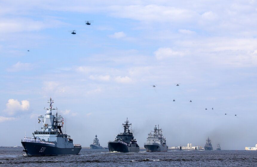 Репетиция морского парада в честь Дня ВМФ прошла в Кронштадте 25 фото