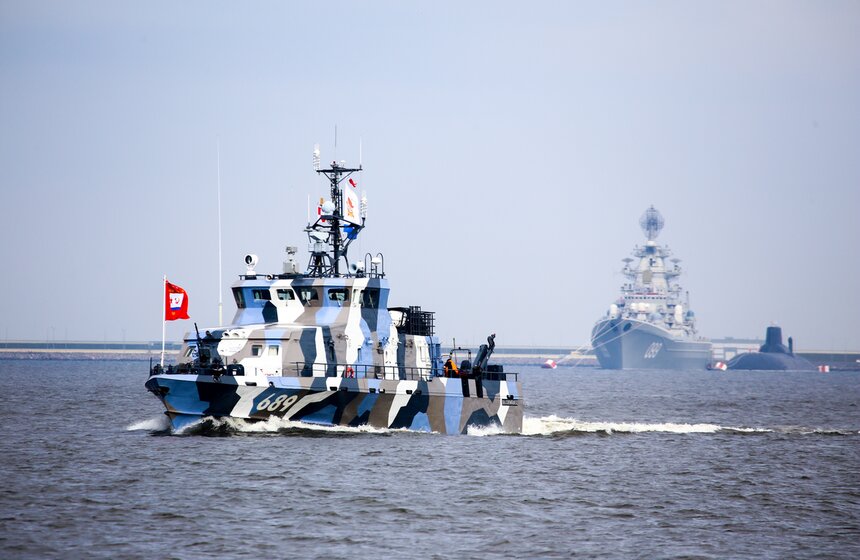 Репетиция морского парада в честь Дня ВМФ прошла в Кронштадте 7 фото