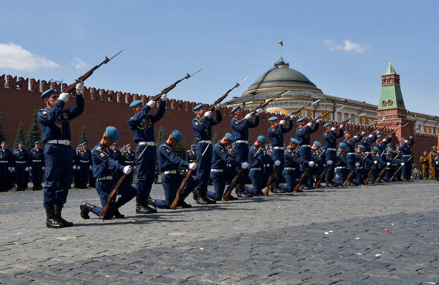 День ВДВ на улице Ильинка. Фото 27 фото