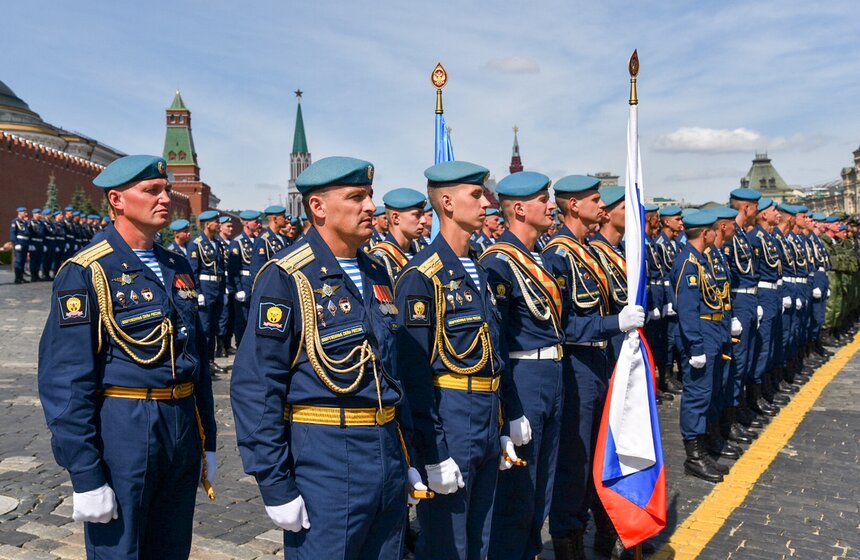 День ВДВ на улице Ильинка. Фото 15 фото