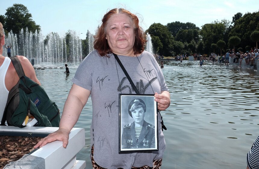 Гигантский парашют и полевая кухня: День ВДВ в парке Горького 18 фото