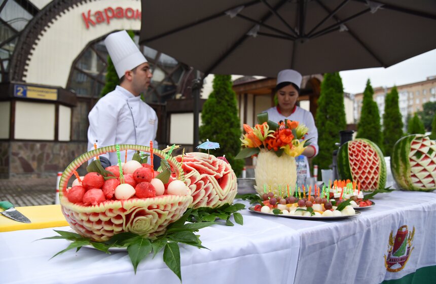 Сезон арбузов начался в Москве. Фото 1 фото