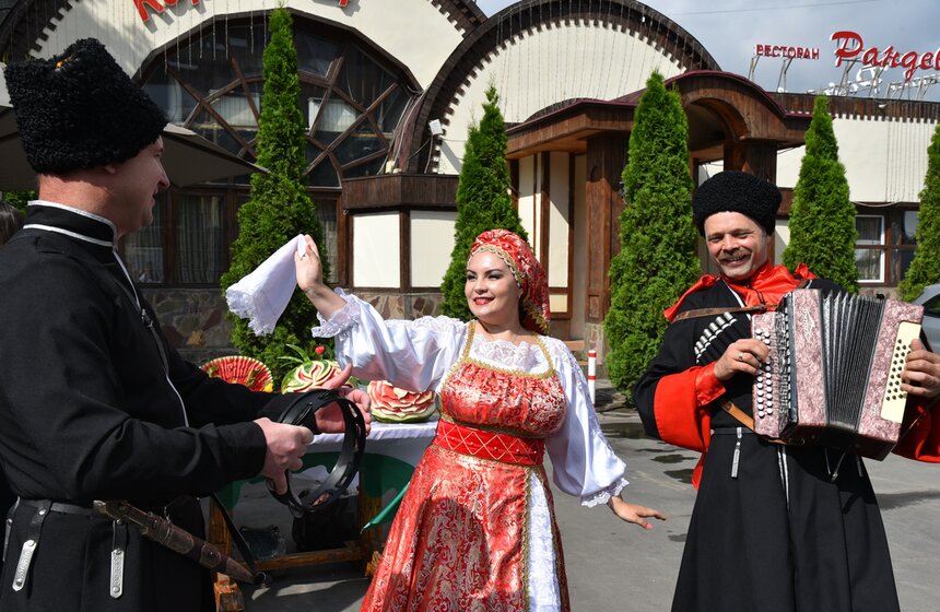 Сезон арбузов начался в Москве. Фото 8 фото