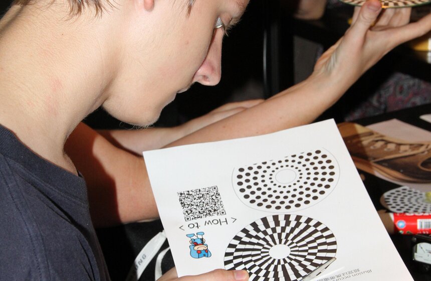 В Планетарии открылась выставка иллюзий "Мир наизнанку" 7 фото