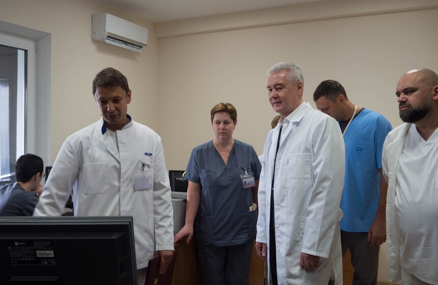Сергей Собянин в Городской клинической больнице имени Юдина 7 фото