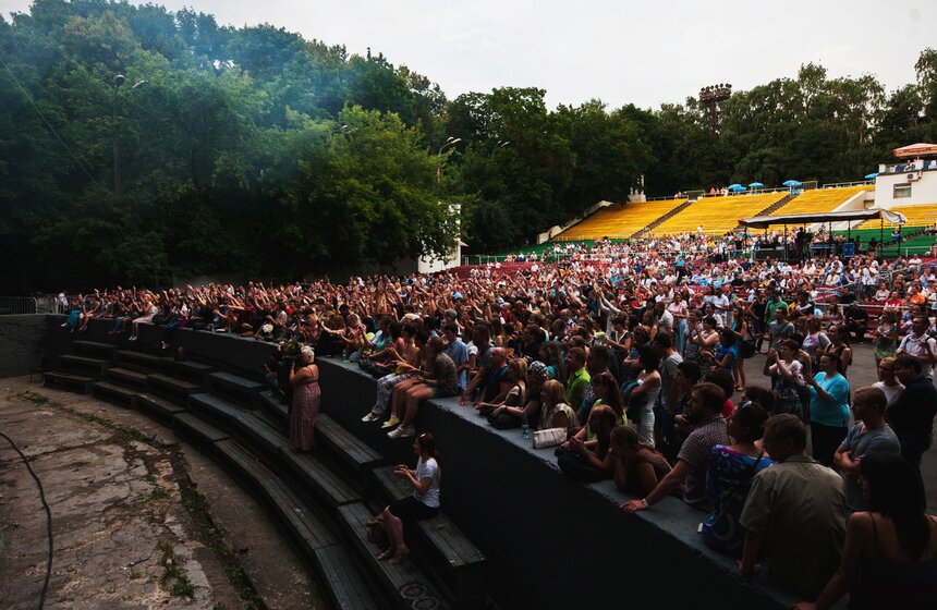 Рок-группа "Пикник" впервые устроила концерт под открытым небом 6 фото