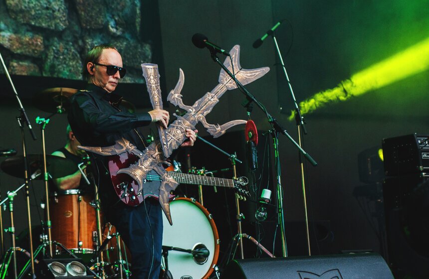 Рок-группа "Пикник" впервые устроила концерт под открытым небом 10 фото