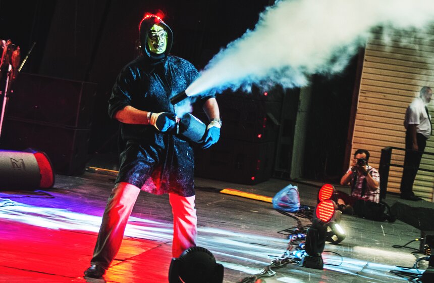 Рок-группа "Пикник" впервые устроила концерт под открытым небом 15 фото