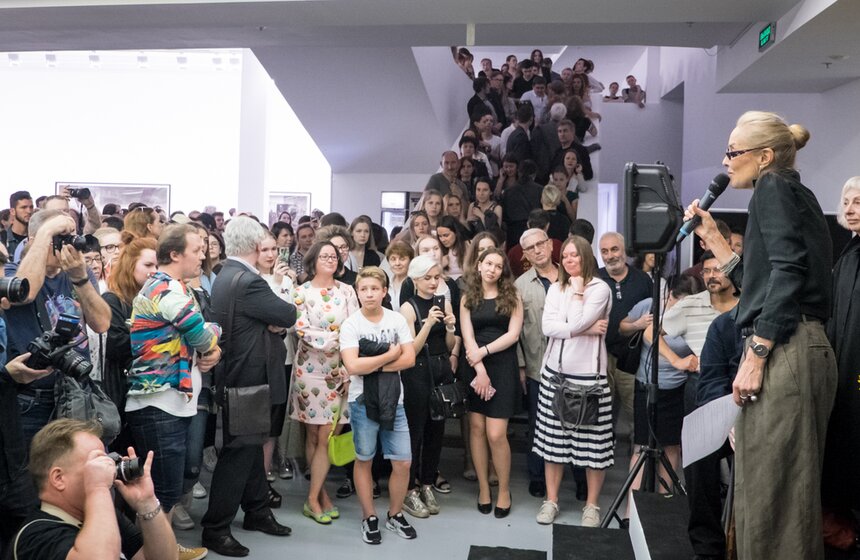 Четыре выставки фотографов и художников открылись в МАММ 25 фото