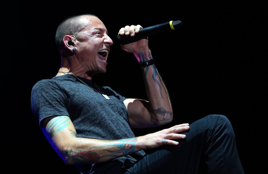 Вокалист Linkin Park Честер Беннингтон во время выступления группы в СК "Олимпийский". 2014 год. Фото: ТАСС/Антон Новодережкин