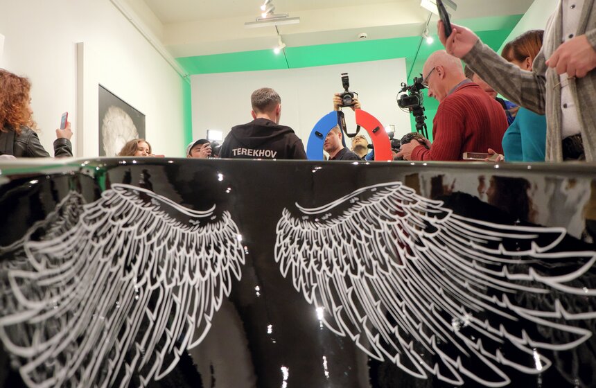 Московский музей современного искусства открыл выставку Шнурова 15 фото