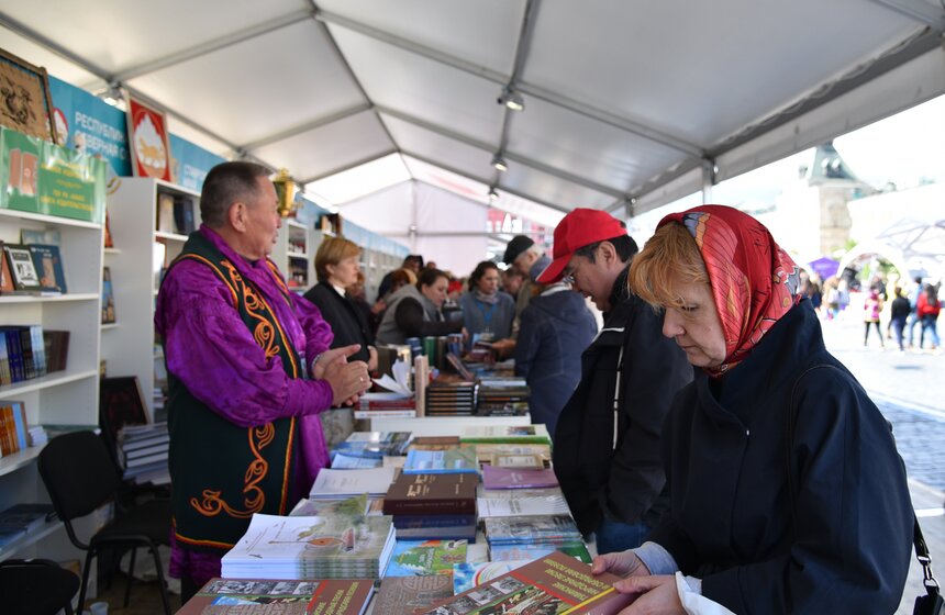Книжный фестиваль "Красная площадь" открылся в Москве 22 фото