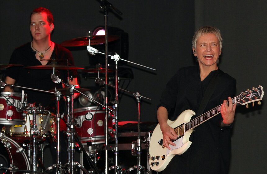 В Зеленом театре парка Горького выступила "Сурганова и Оркестр" 10 фото