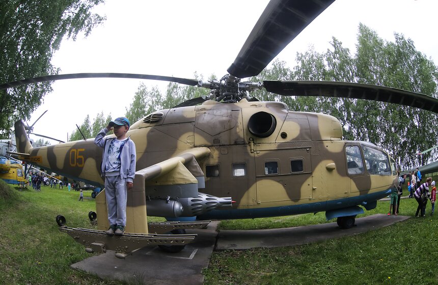 Пилотажная группа "Беркуты" показала авиашоу в честь 25-летия 26 фото