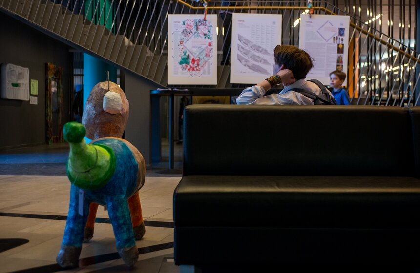 Выставка "Путешествие в мир дополненной нереальности" 30 фото