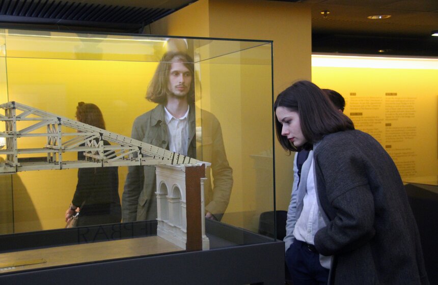 Выставка к 200-летию Манежа открылась в Москве 25 фото