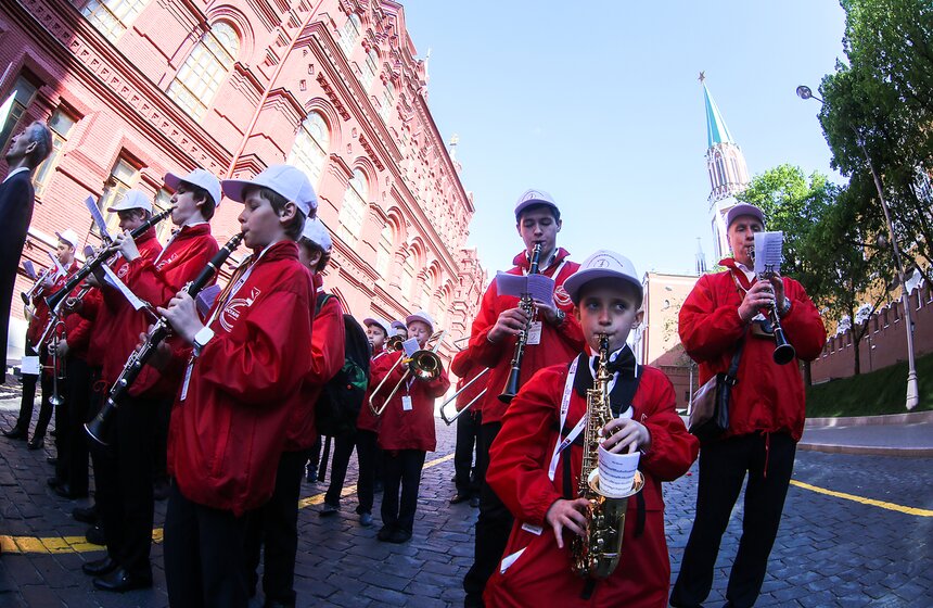 Детский духовой сводный музыкальный оркестр выступил в Москве 14 фото