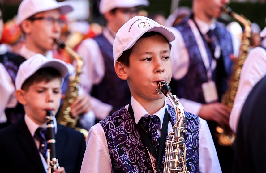 Детский духовой сводный музыкальный оркестр выступил в Москве 16 фото