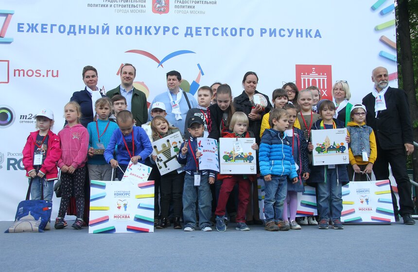 Завершающий этап конкурса детского рисунка прошел на ВДНХ 31 фото