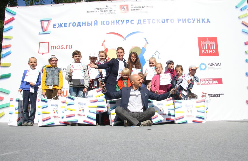 Завершающий этап конкурса детского рисунка прошел на ВДНХ 29 фото